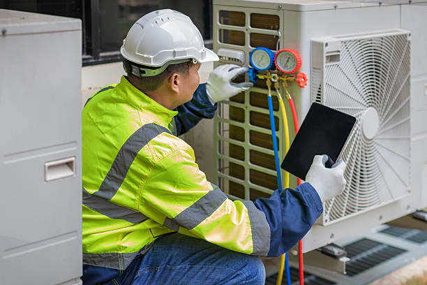 Professional Hvac technician working in Mableton, GA